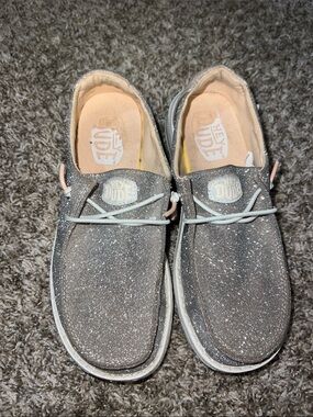 EUC! Hey Dude Glitter Slip-On Shoes in Silver SPARKLE!✨ Sz 5